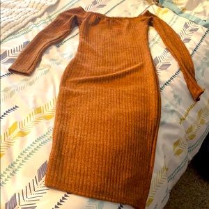 NWT long sleeve off the shoulder bodycon dress